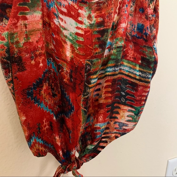 Red Tie Sleeveless Crop Top - Picture 2 of 3